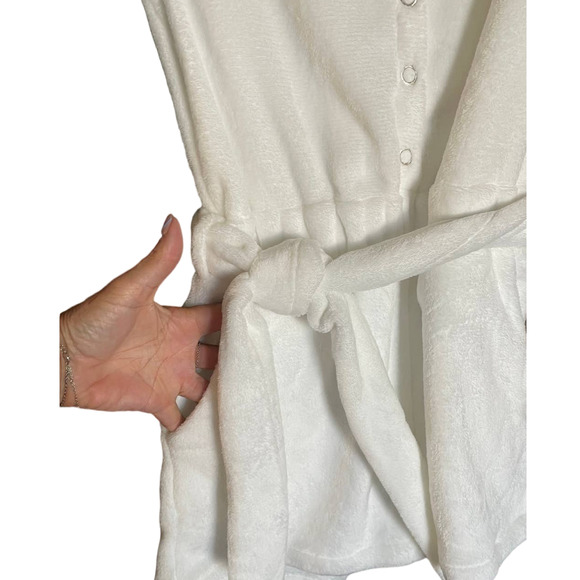 NWT In The Style Womens Short Sleeve Romper Snap Button Tie-Waist Size 8 White - Picture 3 of 6